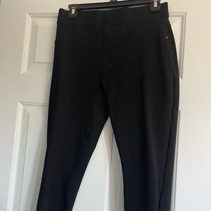 Spanx size medium cropped pants, black